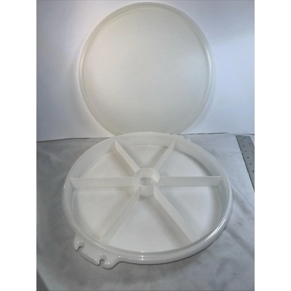 Tupperware Divided Container Veggie Chip & Dip w/ Lid Vintage 13
